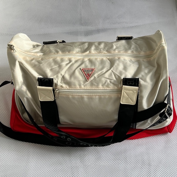 GUESS Bag Tote Gym Weekend Logo White Red Black Lightweight Duffle Travel - Picture 8 of 9